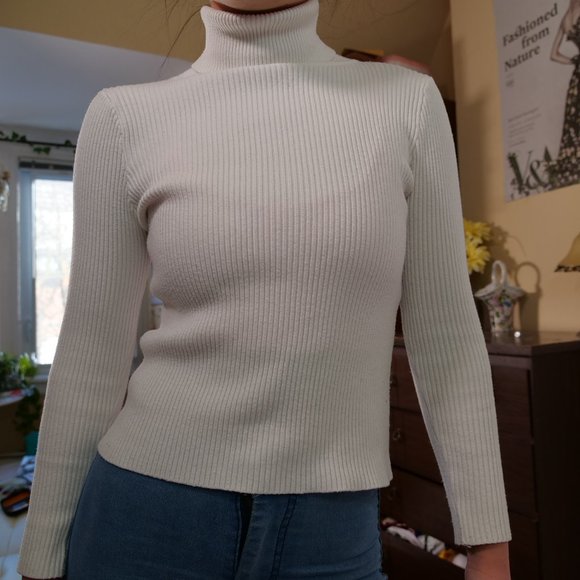 white turtle neck light sweater - Picture 7 of 8